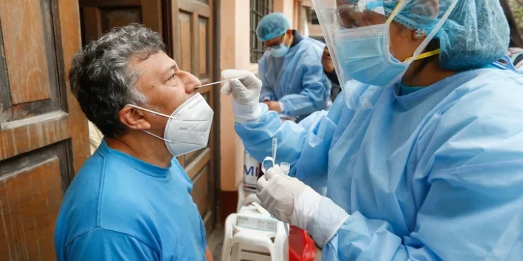 De todas las variantes del coronavirus, con Ómicron hay más posibilidad de reinfección por COVID-19