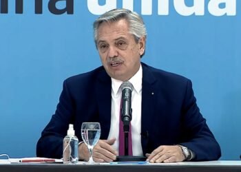 Alberto Fernández: “Tenemos que volver a llevar a cada chico al colegio”