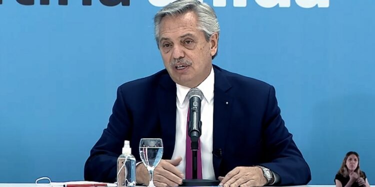 Alberto Fernández: “Tenemos que volver a llevar a cada chico al colegio”