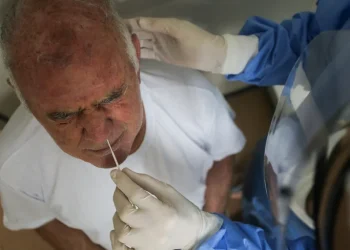 Una de cada 3 personas mayores de 65 años padecen una secuela después del COVID-19