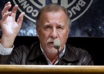 El kirchnerismo quiere otro impuesto para los argentinos que tienen bienes y activos en el exterior