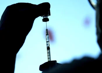 Después de tener Covid cuántos días debo esperar para vacunarme