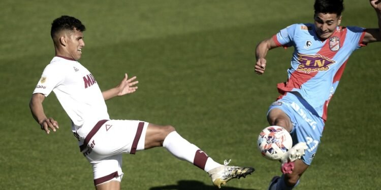 Arsenal, que busca mejorar el promedio, recibe a Lanús en Sarandí