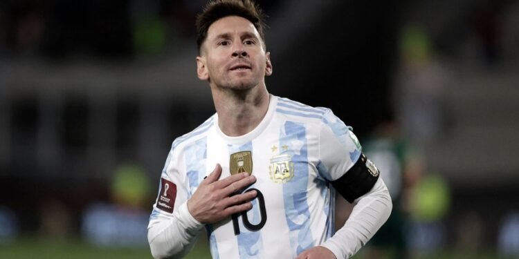 Argentina visita a Ecuador en busca del invicto histórico