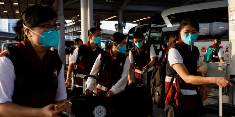 China registra más casos de COVID este año que en todo 2021 y confina 17 millones de personas