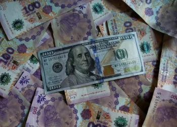 Dólar hoy: se extiende la calma cambiaria y la cotización libre cede a $201