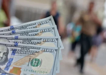 Dólar hoy: la cotización libre cae $207, su precio más bajo en dos meses