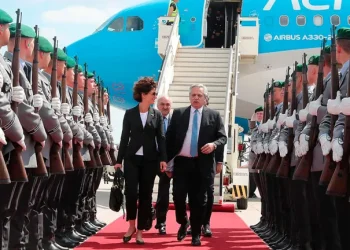 Alberto Fernández asegura que desplazará a los funcionarios que rechacen los nuevos cuadros tarifarios