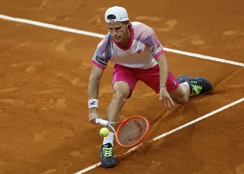 El Peque Schwartzman debutó con un triunfo en el Masters 1000 de Madrid y es el único argentino en carrera