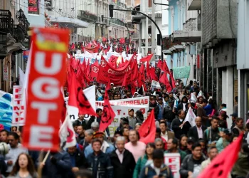 “Ollazo” en el Obelisco: piqueteros vuelven a la calle y el tránsito es un caos en el Centro porteño