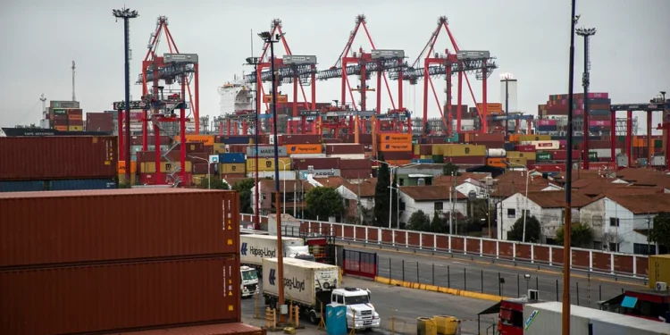 Por las nuevas restricciones del BCRA subirán los precios y escasearán productos tanto nacionales como importados