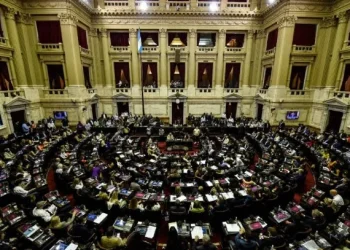 Diputados inicia debate de proyecto que crea fondo para pagarle al FMI con dinero fugado al exterior