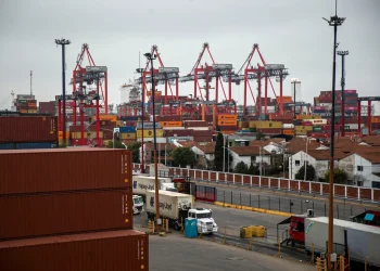 Restricciones a las importaciones y riesgo cambiario: aumentan los sectores en problemas y hay un fuerte traslado a los precios