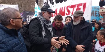 Movimientos sociales afines al gobierno y piqueteros de izquierda unifican un plan de lucha contra el plan económico de Batakis
