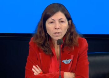 Batakis se reúne con un grupo de gobernadores