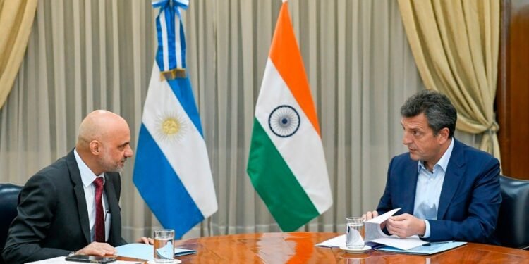 Massa recibió al embajador de la India con la mira en las exportaciones y las inversiones