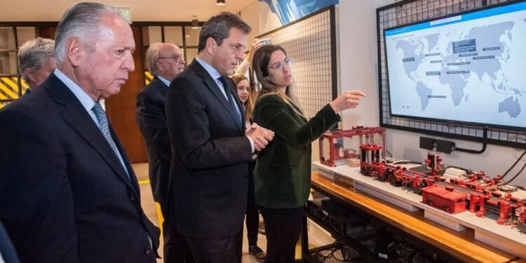 De Mendiguren: “Estamos desesperados por los dólares”