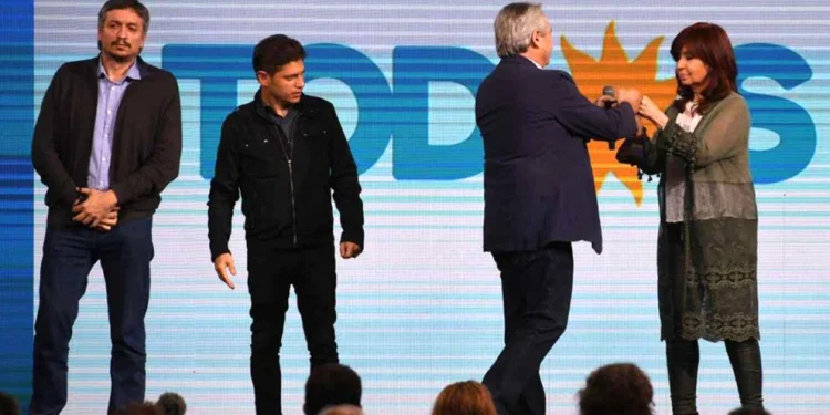 Sin diálogo con Alberto Fernández, el kirchnerismo acelera el plan para sobrevivir electoralmente en la provincia de Buenos Aires