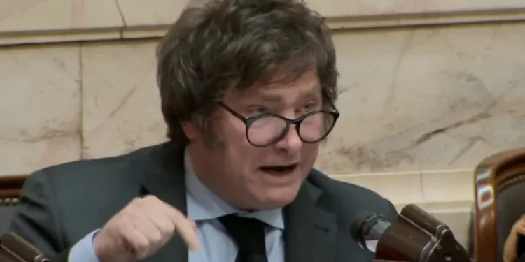 Quiénes son los 11 diputados que se ausentaron del debate sobre el nuevo impuesto para los pasajes aéreos que se aprobó por apenas un voto