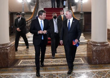 El Gobierno anuncia el acuerdo fiscal con EEUU y el nuevo blanqueo de capitales y apunta a una recaudación de USD 1.000 millones por año