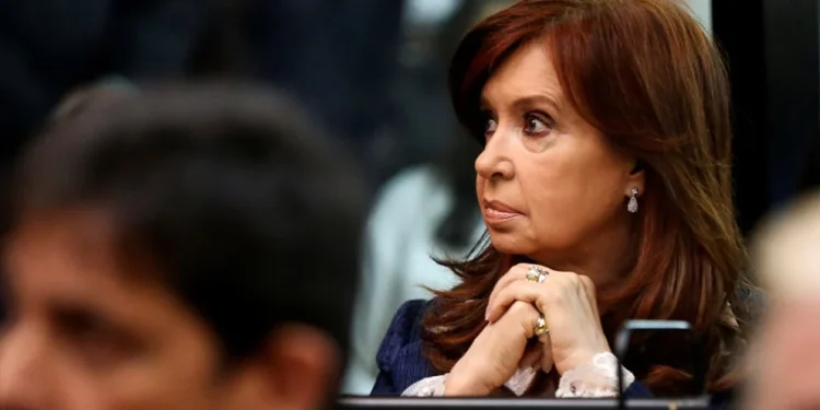 Cómo comenzó la causa judicial en la que hoy se definirá si condenan a Cristina Kirchner