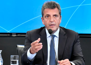 Silencio en el Gobierno ante las duras críticas de la oposición por la deuda