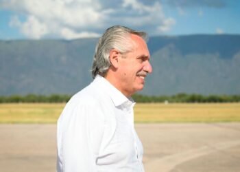 Alberto Fernández empuja una foto de unidad en la Mesa Nacional y aún negocia las reglas de juego con el kirchnerismo