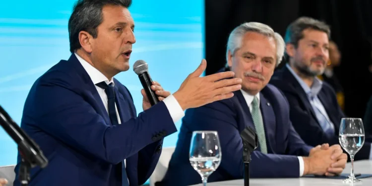 Nivel de actividad, deuda en pesos y necesidad de dólares fuerzan el hiperactivismo de Economía