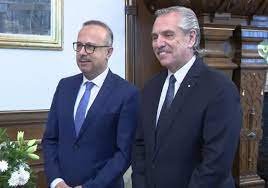 El Gobierno oficializó al empresario Antonio Aracre como jefe de asesores en el Gabinete