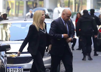 La jueza sugiere enviar a juicio la causa por el ataque a Cristina Kirchner, pero el fiscal quiere más pruebas