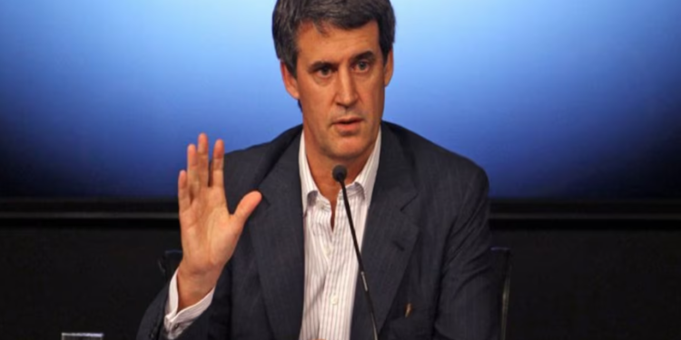 La respuesta de Prat Gay tras ser acusado de criticar al Gobierno ante el FMI