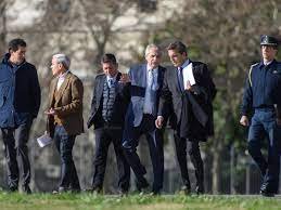 La tensión cambiaria se apodera de la agenda del Gobierno y retrasa la urgente necesidad de una estrategia electoral