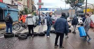 Se levantó el paro de colectivos que afectó a más de 120 líneas: sólo dos continúan con la medida de fuerza