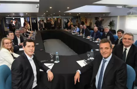 Massa: «Hoy ratificamos la unidad del peronismo y el espíritu federal de nuestra fuerza»