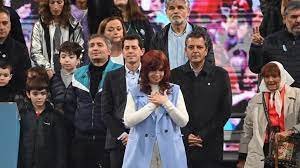 La Cámpora busca que Cristina Kirchner se ponga la campaña al hombro para que Massa pueda captar los votos K