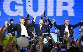 “Basta de que nos digan qué hacer los pituquitos de Recoleta”, aseguró el gobernador electo de Córdoba tras la victoria del peronismo