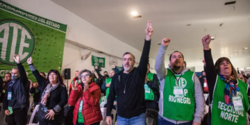 El Gobierno otorga un aumento de 23% por dos meses a los empleados estatales