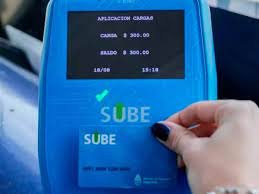 Aumentos y cambios en la tarjeta SUBE: el Gobierno informó las tarifas para colectivos y trenes desde febrero