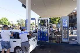 Aumentó el impuesto a los combustibles y se espera que las petroleras lo trasladen a los precios de las naftas