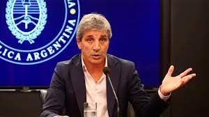 Luis Caputo quedó a cargo de los fondos fiduciarios y suma poder en el Gobierno