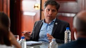 “Es un atraco a los jubilados”, aseguró Axel Kicillof tras conocer los detalles de la aplicación de la nueva fórmula de movilidad