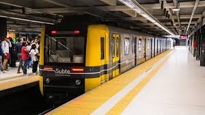 Legisladores opositores proponen que el aumento del subte no supere la variación de los salarios de CABA