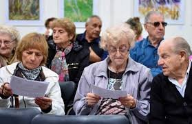 El Gobierno subió el tope de ingresos para que jubilados y pensionados cobren el bono de $70.000 en abril