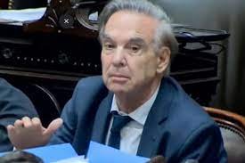 Pichetto cruzó a Benegas Lynch y a diputados “K”