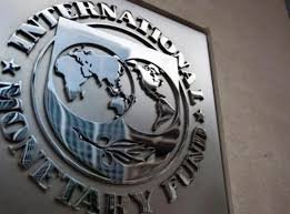 El Gobierno le anticipó al Congreso su plan de competencia de monedas y pierde fuerza la dolarización