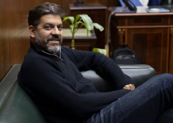 Carlos Bianco: “Es inevitable que Axel sea una referencia del peronismo”