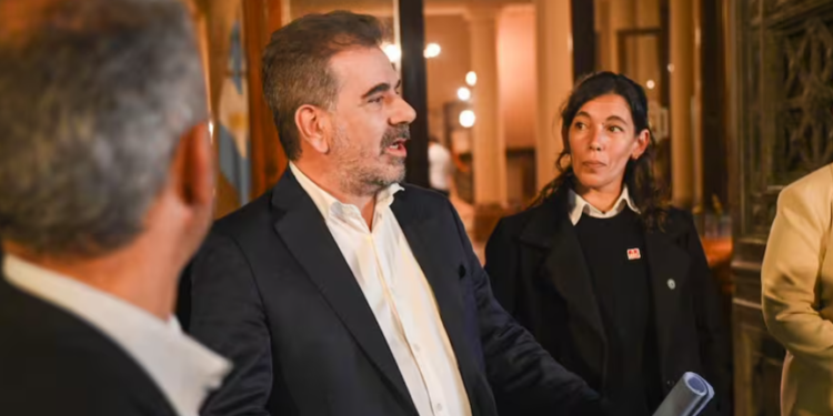 Diputados: Francos pidió a la oposición dialoguista que restituya el impuesto a las Ganancias y que revierta los cambios en Bienes Personales