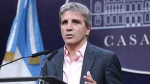 Caputo cargó contra la oposición y les envió un mensaje a los mercados