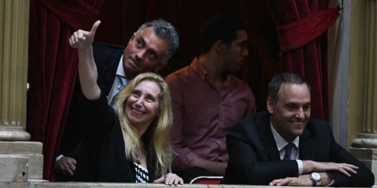 Tras la Ley Bases, el Gobierno relanzará su plan económico y aprovechará la fragmentación de la oposición