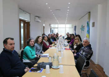 La Provincia ofertó a representantes gremiales aumentos salariales del 4,5% en agosto y de 4% en septiembre